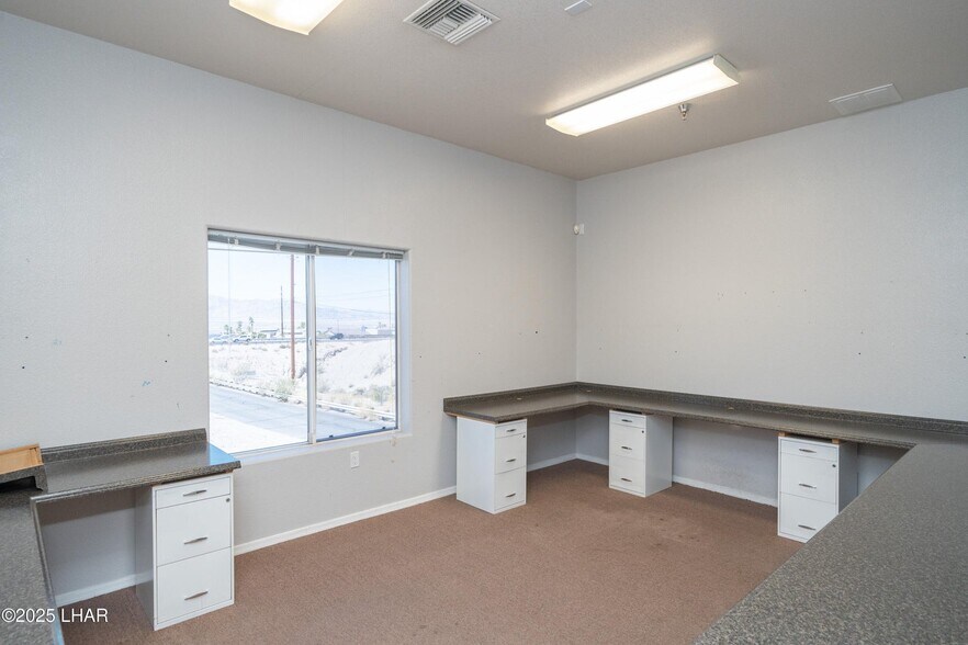 More Photos Of 1515 N Lake Havasu Ave, Lake Havasu City General Retail For Sale