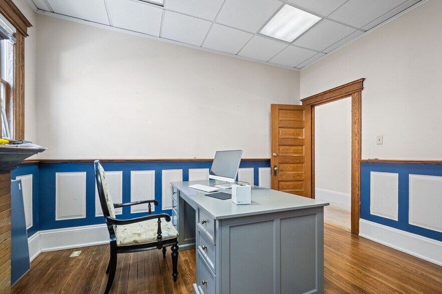 More Photos Of 1337 Virginia St, Charleston Office For Sale