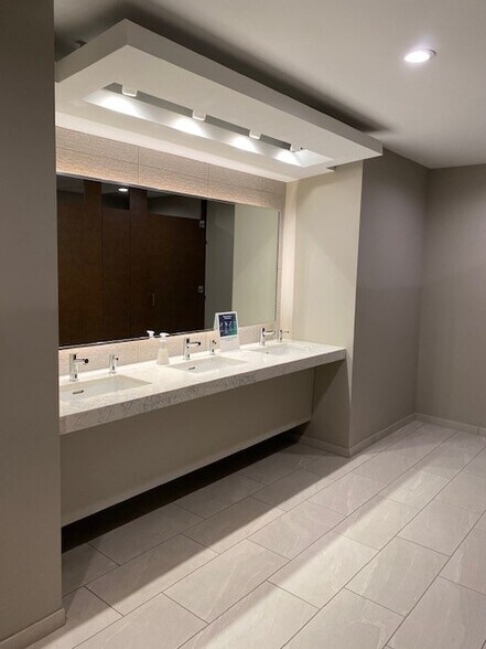 More Photos Of 4055 Faber Place Dr, North Charleston Office For Lease