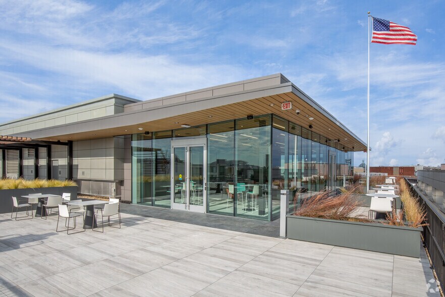 More Photos Of 1700 K St NW, Washington Office For Lease