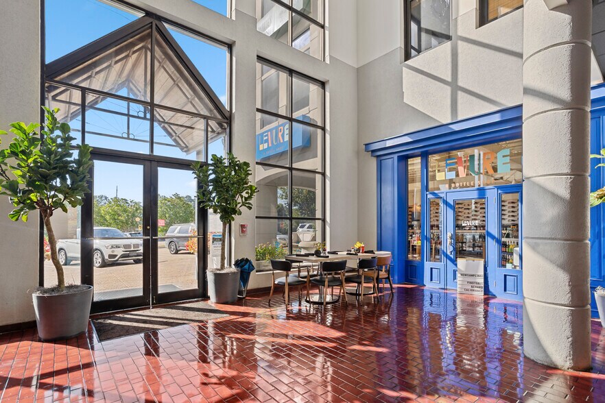 More Photos Of 4465 Interstate 55 N, Jackson General Retail For Lease