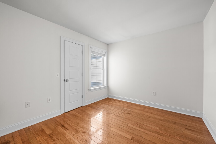 More Photos Of 711 Windsor St, Wilmington Apartments For Sale