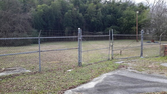 More Photos Of 910 Edgefield St, Greenwood Light Distribution For Sale