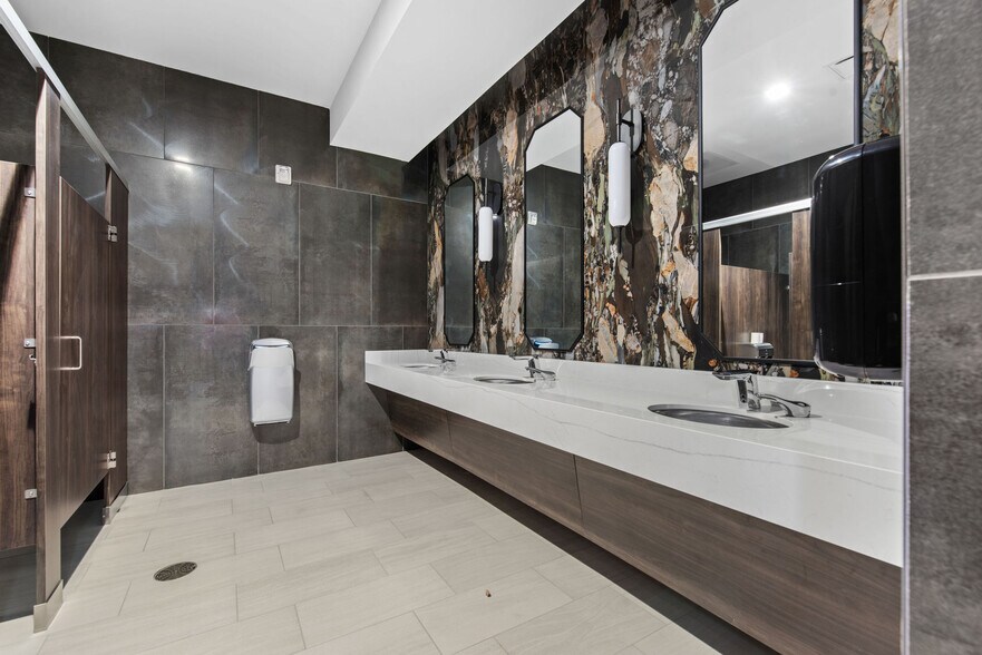 More Photos Of 1333 S Valley Grove Way, Pleasant Grove Office For Lease