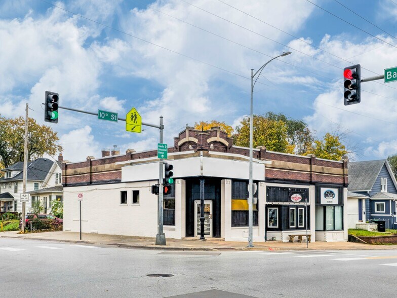 Primary Photo Of 2703 S 10th St, Omaha Storefront For Sale