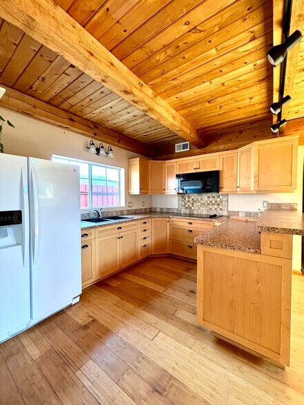 More Photos Of 6261 W Hardscrabble Mesa Rd, Pine Freestanding For Sale