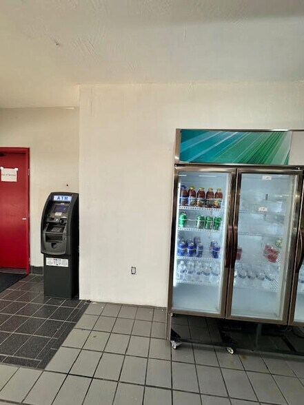 More Photos Of 8201 NW 10th St, Oklahoma City Service Station For Sale
