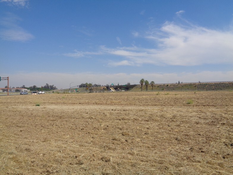 More Photos Of 7212 E Kings Canyon Rd, Fresno Land For Lease