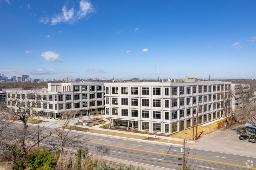 More Photos Of 3232 E Cesar Chavez St, Austin Office For Lease