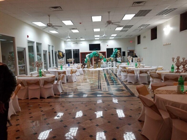 More Photos Of 507-511 45th St, Union City Health Club For Lease