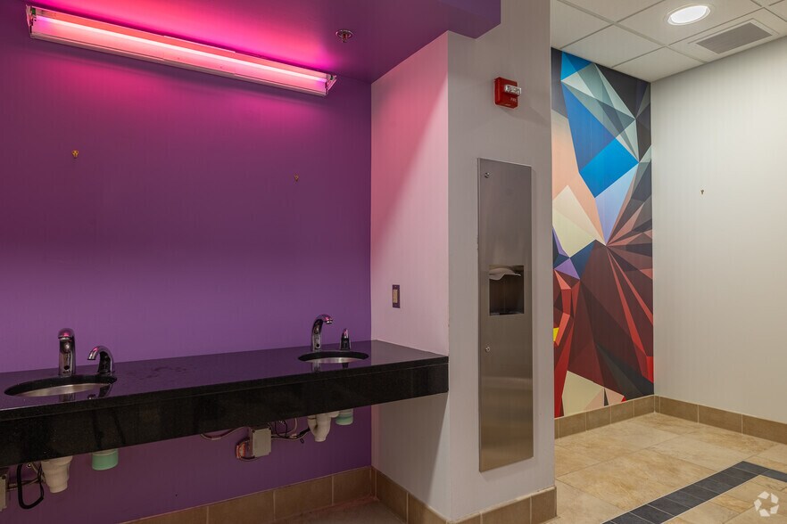 More Photos Of 15521 Midlothian Tpke, Midlothian Office For Lease