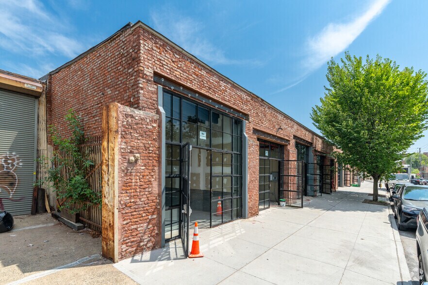 More Photos Of 162-182 Van Dyke St, Brooklyn Warehouse For Lease