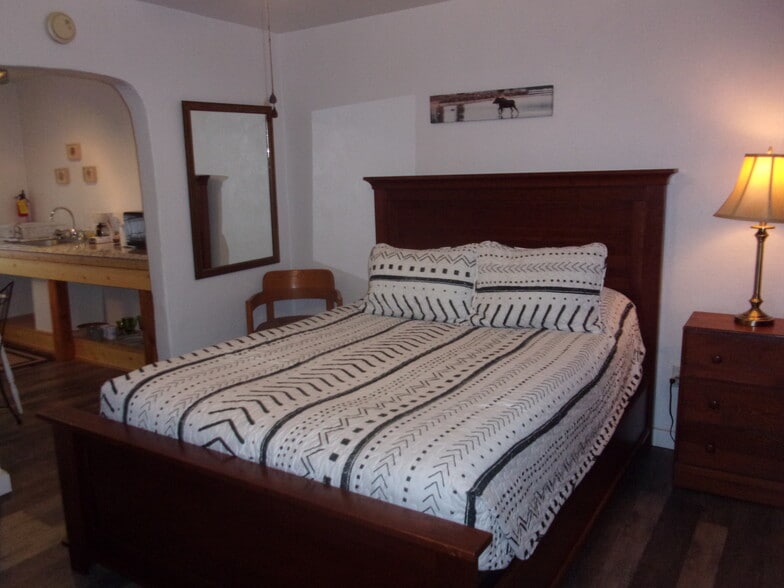 More Photos Of 308 S Main St, Darby Hotel For Sale