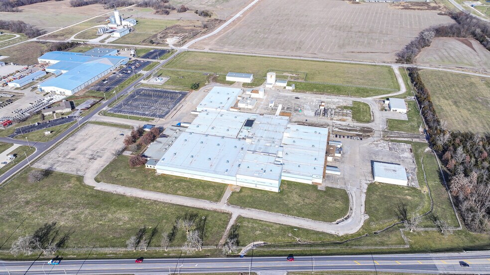 More Photos Of 1800 Robertson Rd, Moberly Manufacturing For Sale