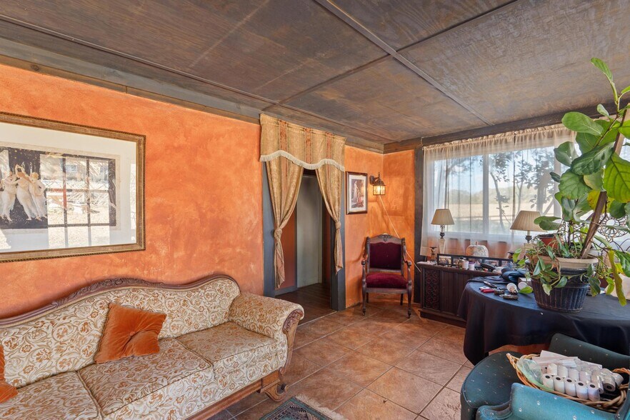 More Photos Of 607 Butts Mill Rd, Pine Mountain General Retail For Sale