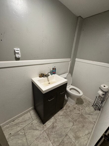 More Photos Of 3780 Main St, Oakley Flex For Lease