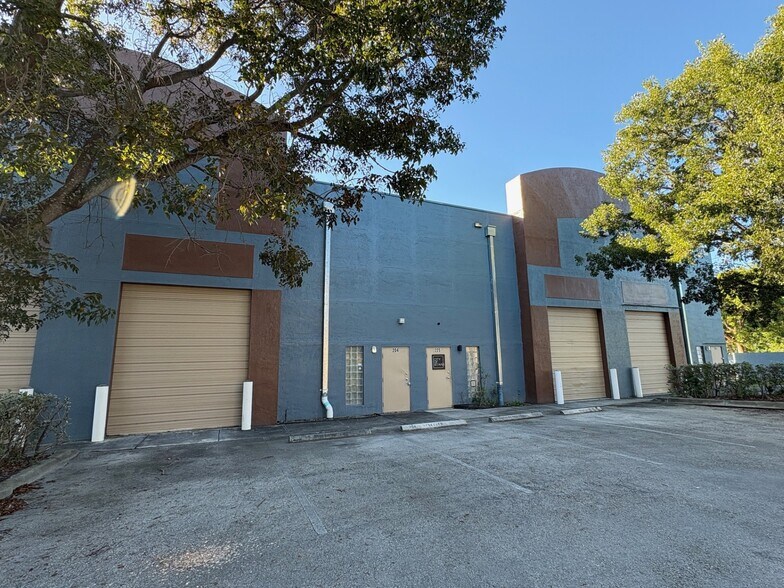More Photos Of 20200 NW 2nd Ave, Miami Warehouse For Sale