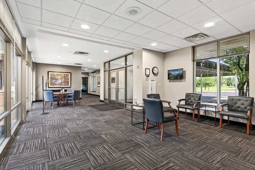 More Photos Of 5505 Cottonwood Ln, Prior Lake Office For Lease