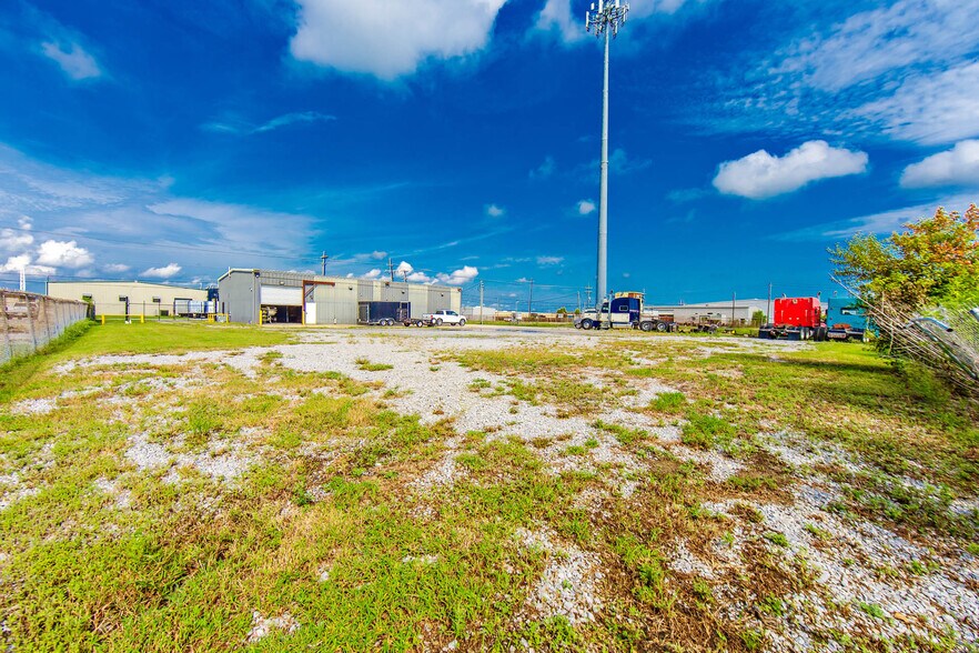 More Photos Of 2261 Denley Rd, Houma Warehouse For Sale