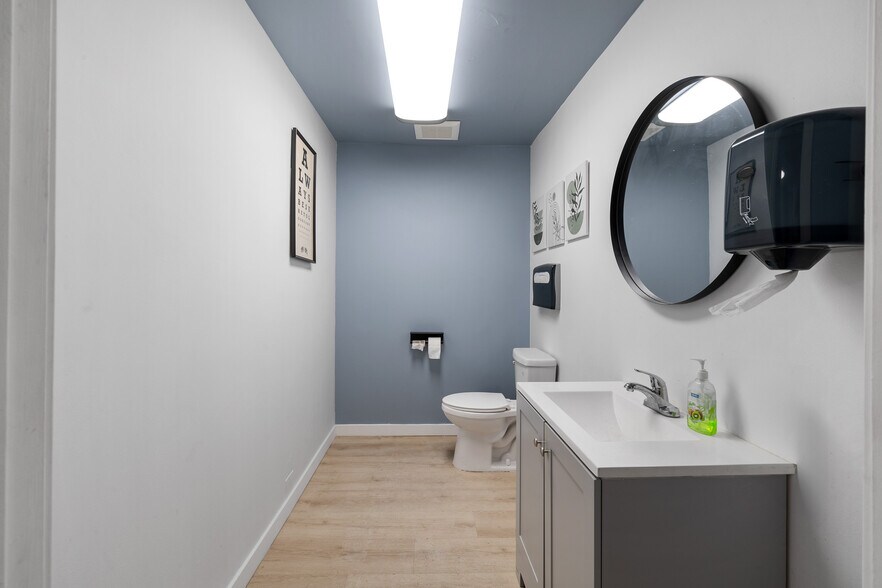 More Photos Of 9937 Commerce Ave, Tujunga Freestanding For Sale