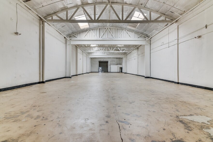 More Photos Of 2023-2043 S Santa Fe Ave, Los Angeles Unknown For Lease