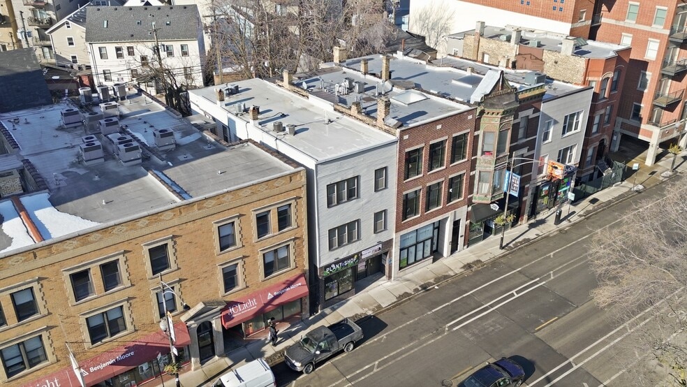 More Photos Of 3240 N Clark St, Chicago Apartments For Sale