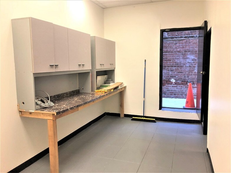 More Photos Of 160-166 W Pico Blvd, Los Angeles Apartments For Sale