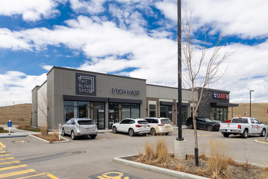 More Photos Of 11842 Sarcee Trail NW, Calgary Storefront For Lease