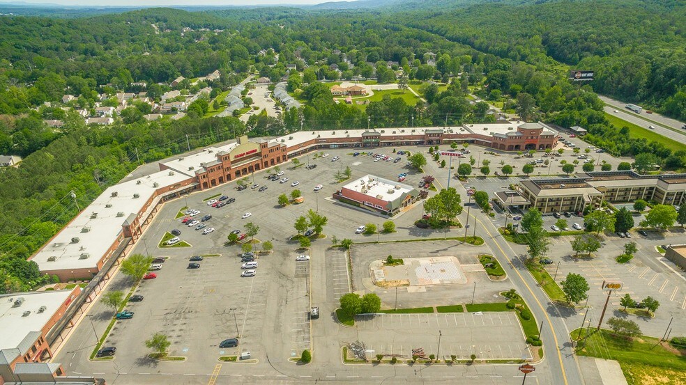 More Photos Of 1001 Market St, Dalton Unknown For Lease