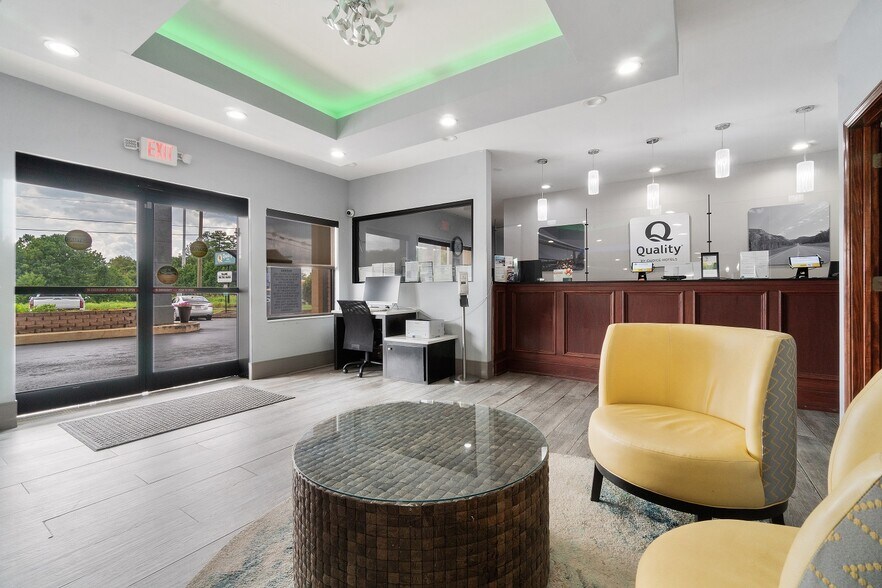 More Photos Of 107 Princeton Blvd, Adairsville Hotel For Sale