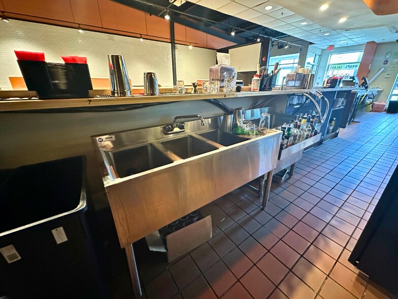 More Photos Of 371 Richmond St, Providence Restaurant For Lease