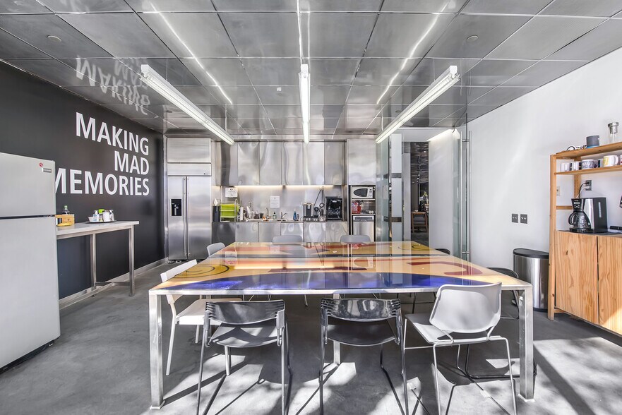 More Photos Of 5875 Green Valley Cir, Culver City Loft Creative Space For Lease