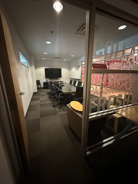 More Photos Of 7007 Discovery Blvd, Dublin Office For Sale