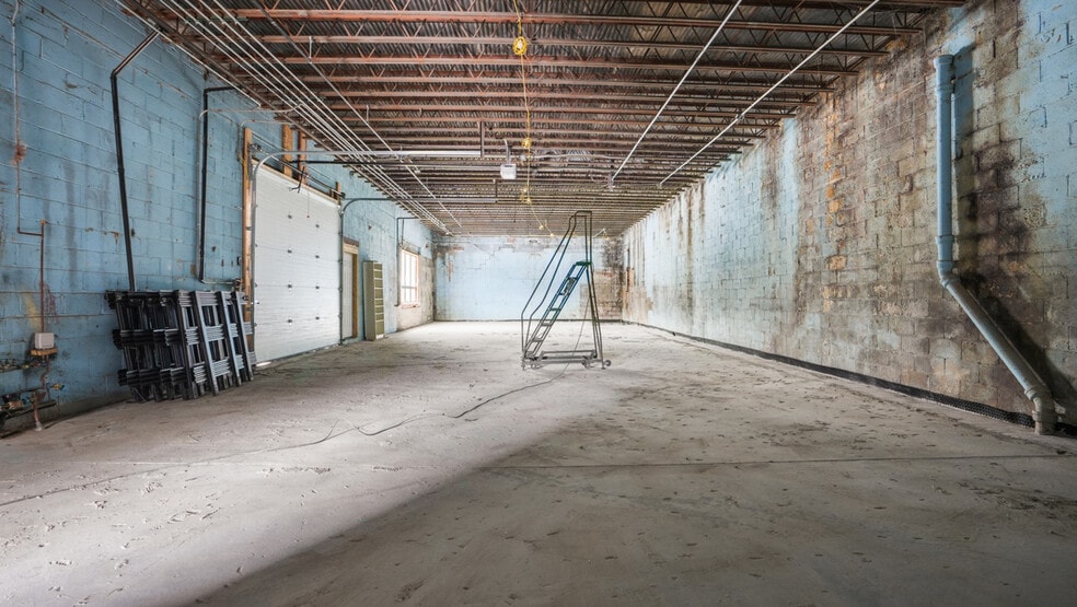 More Photos Of 2750 Banksville Rd, Pittsburgh Warehouse For Sale
