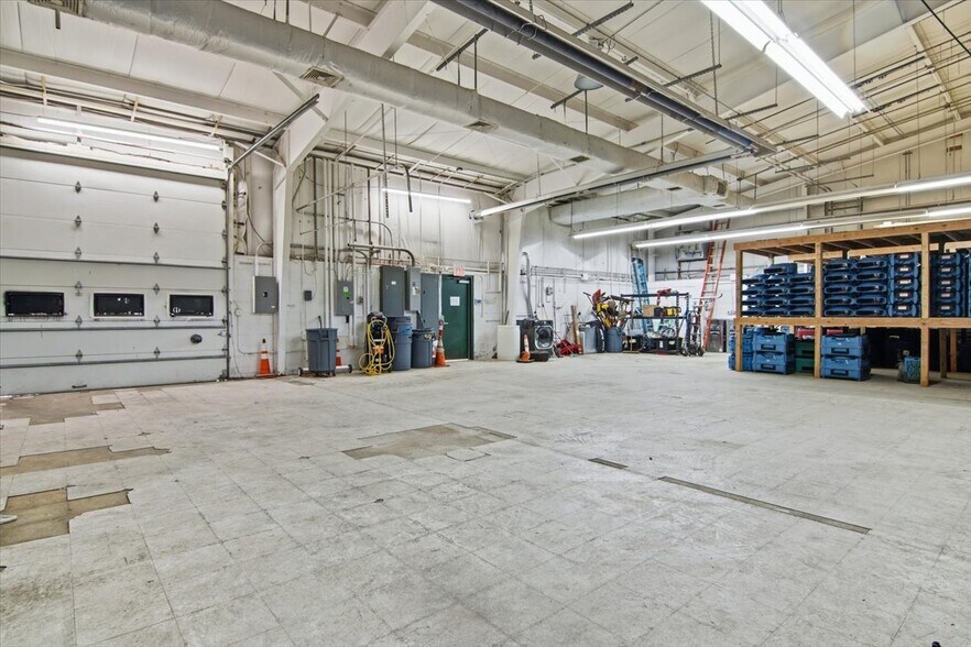 More Photos Of 2 Wilson Dr, Sparta Warehouse For Lease
