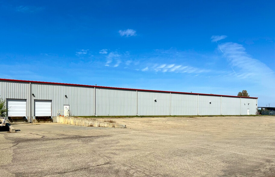 More Photos Of 3002 Industrial St, Junction City Industrial For Sale