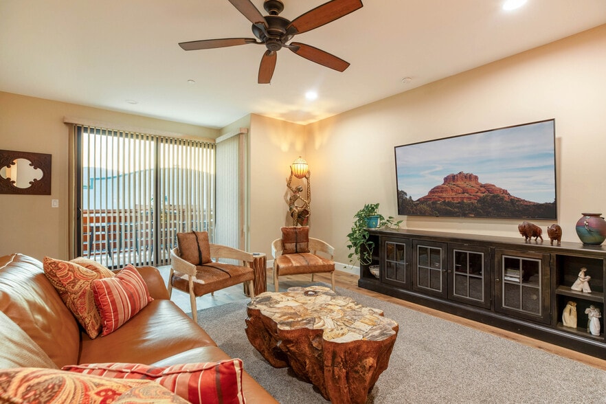 More Photos Of 1039 N Main St, Cottonwood Storefront Retail Residential For Sale