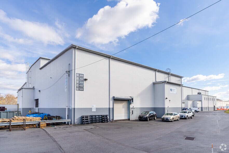 More Photos Of 1139 Lehigh Ave, Whitehall Warehouse For Lease