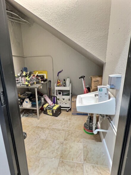 More Photos Of 650 N Highway 27, Minneola Restaurant For Sale