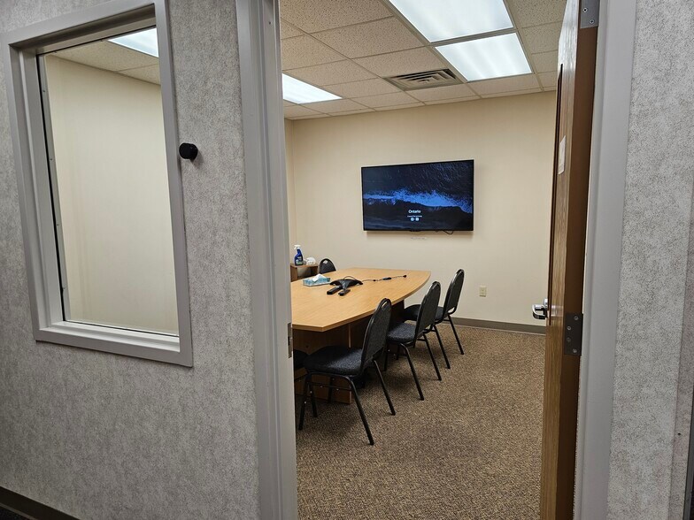 More Photos Of 3933 Monitor Rd, Bay City Office For Sale