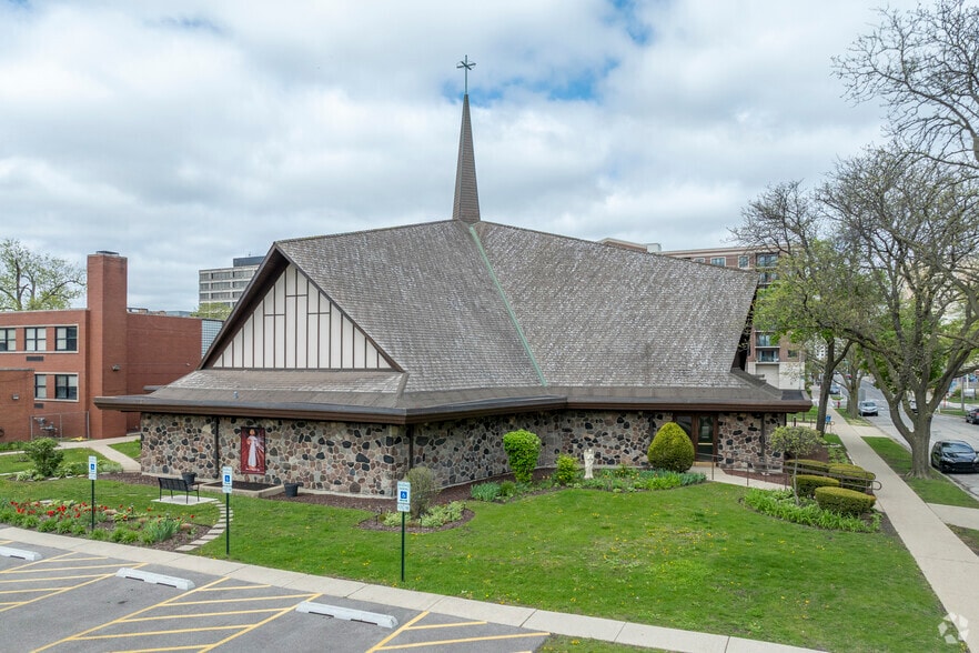 More Photos Of 795 Center St, Des Plaines Religious Facility For Sale