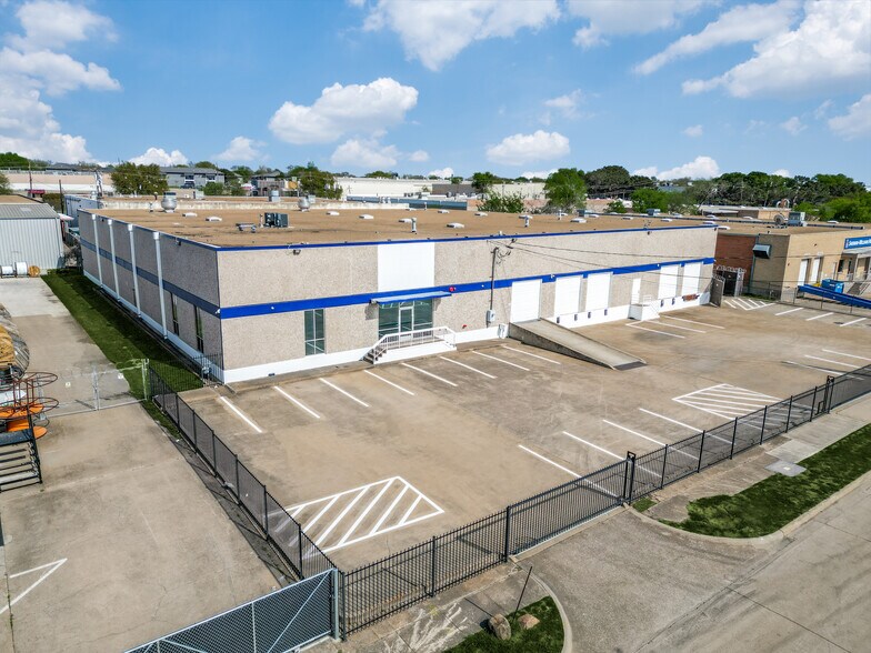 More Photos Of 11232 Leo Ln, Dallas Warehouse For Lease