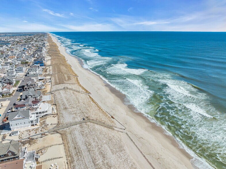 More Photos Of 551 NJ Ave, Mantoloking Freestanding For Sale