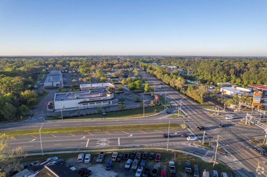 More Photos Of 13125 N Main St, Jacksonville Drugstore For Sale