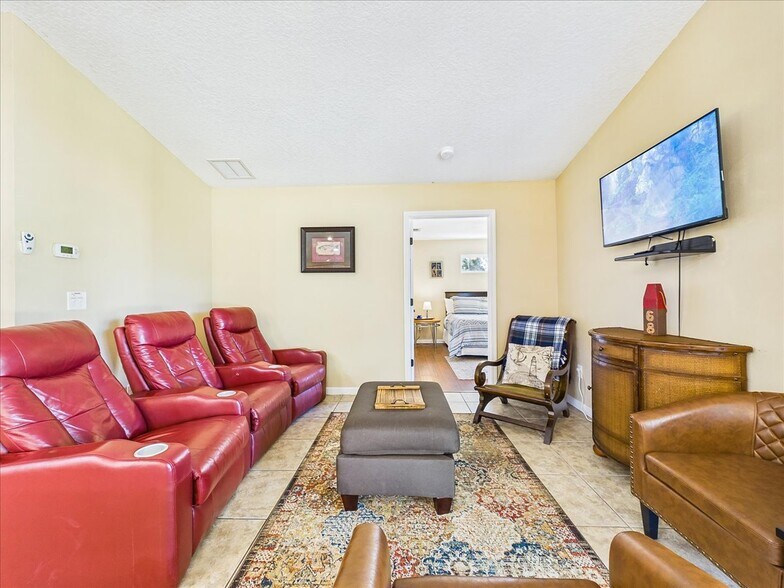 More Photos Of 100 Pilothouse Ct, Palatka Multifamily For Sale