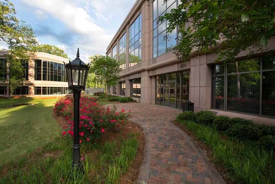 More Photos Of Halcyon Summit Dr @ Taylor, Montgomery Unknown For Lease