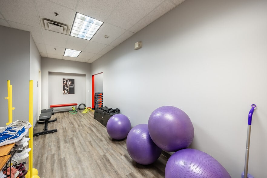 More Photos Of 1290 Blossom Dr, Victor Medical For Lease