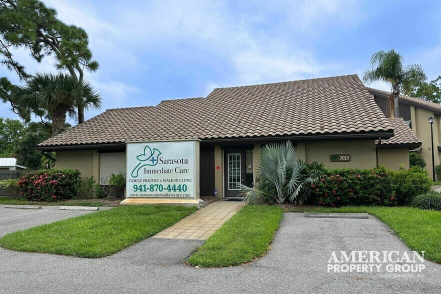 Primary Photo Of 7013 S Tamiami Trl, Sarasota Office For Sale
