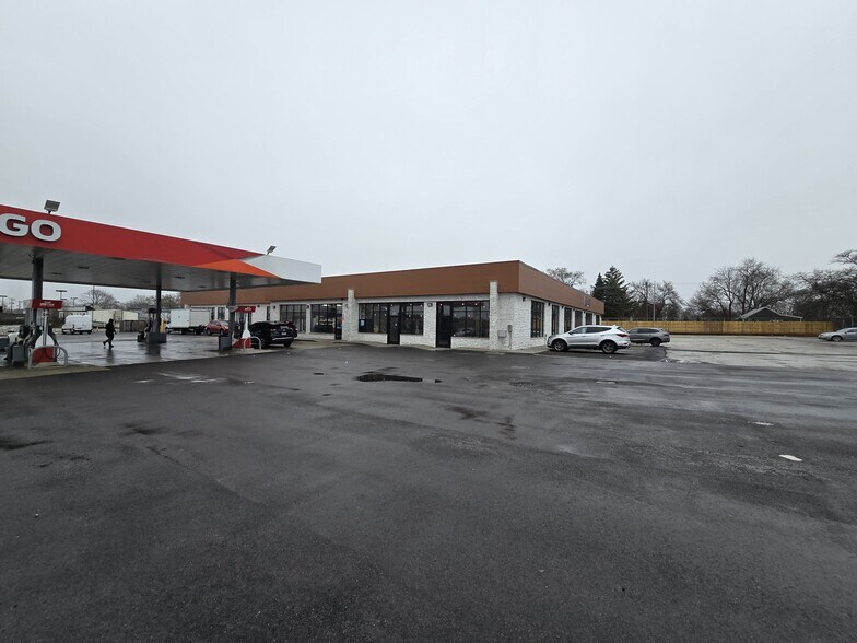 More Photos Of 590 W Lincoln Hwy, Chicago Heights Service Station For Lease