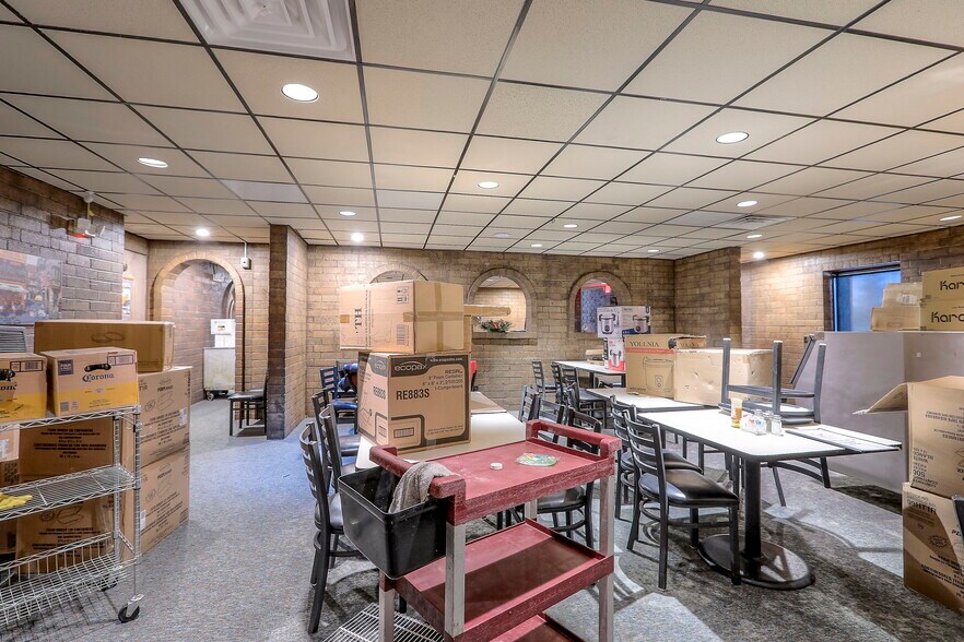 More Photos Of 330 E 135th St, Kansas City Restaurant For Sale